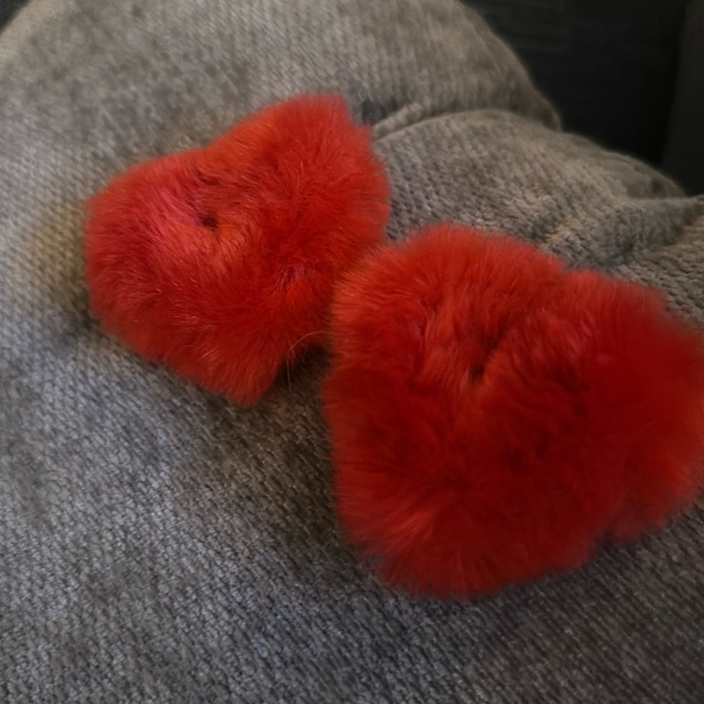 Set of 2 snap on fuzzy hearts for shoes or sandals from Ugg sandals